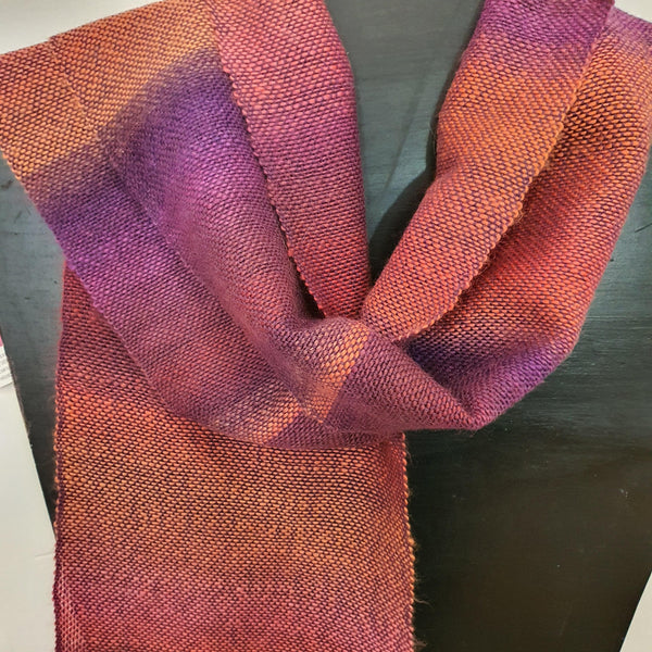 Scarf with graduated colour