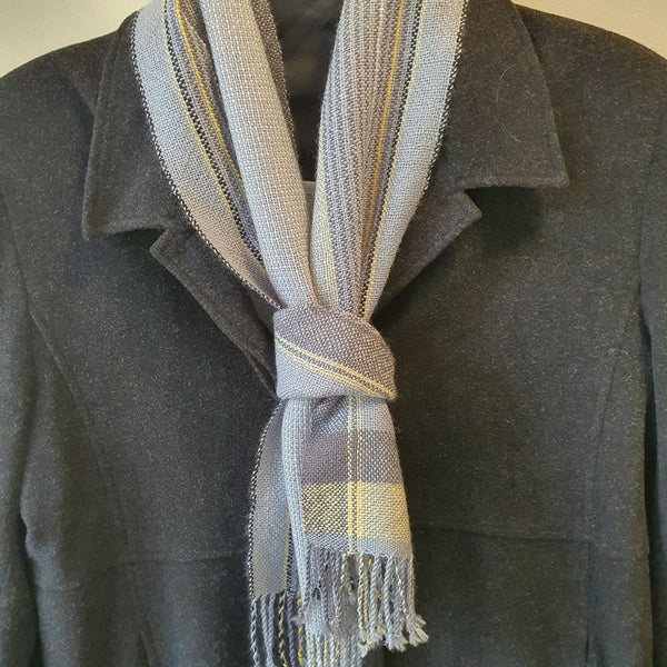 Plain weave wool scarf grey and lemon